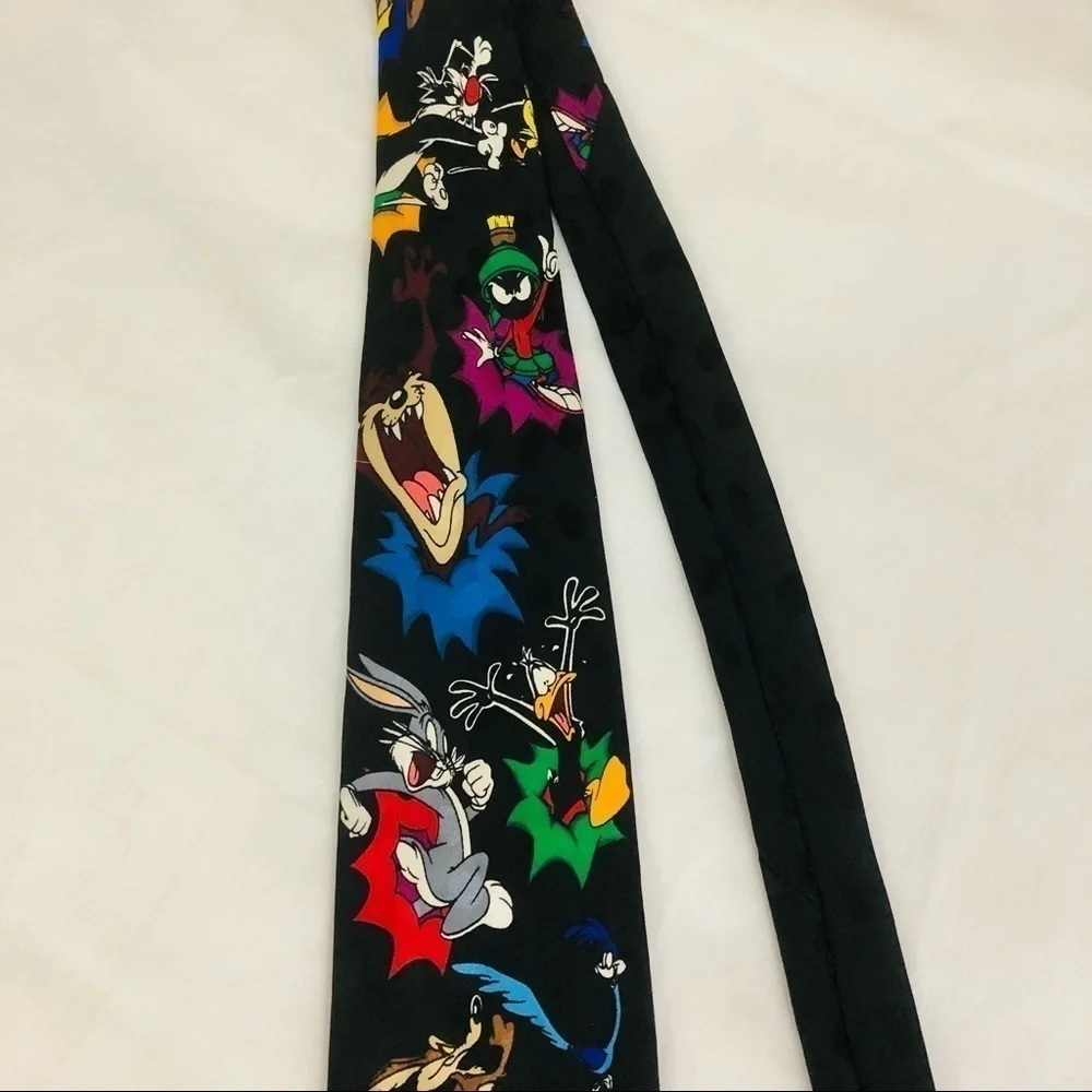 Authentic vintage Looney Tunes bugs bunny and gang black silk tie, 57” long
